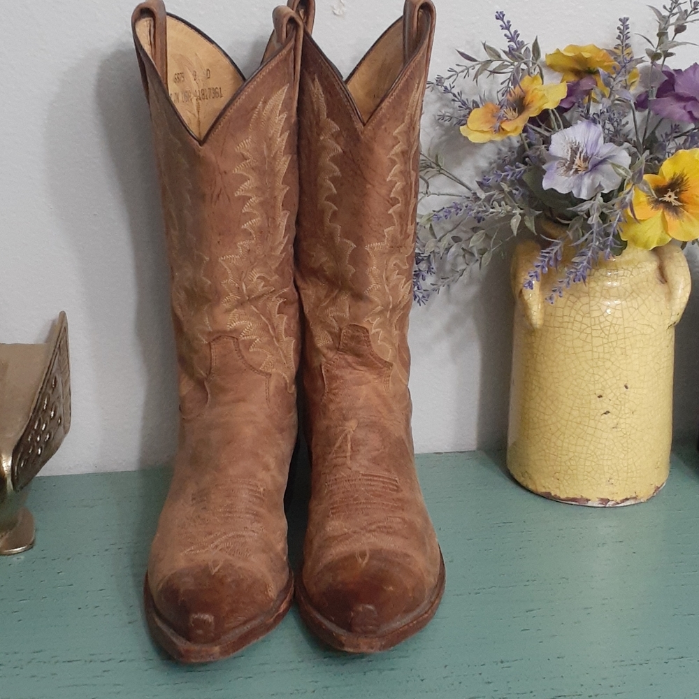 TONY LAMA COWBOY BOOTS SZ 9